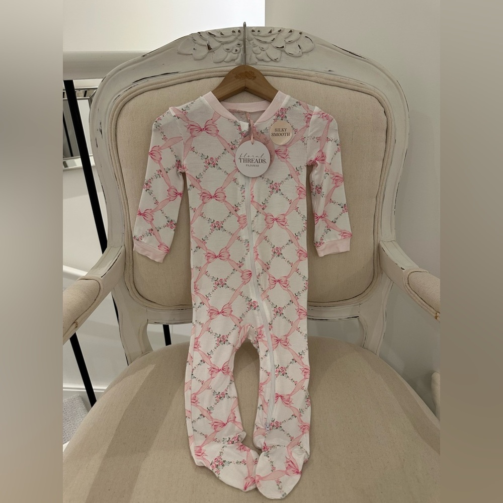 🎀 12 Mth Love Shack Fancy Inspired Soft Pink and White Baby Footie NWT - Picture 6 of 6